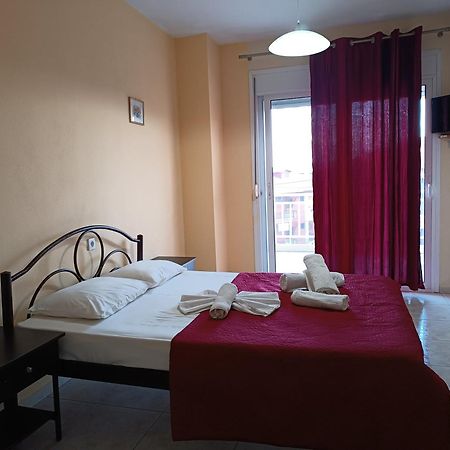 House Lena Apartment Sarti Bilik gambar