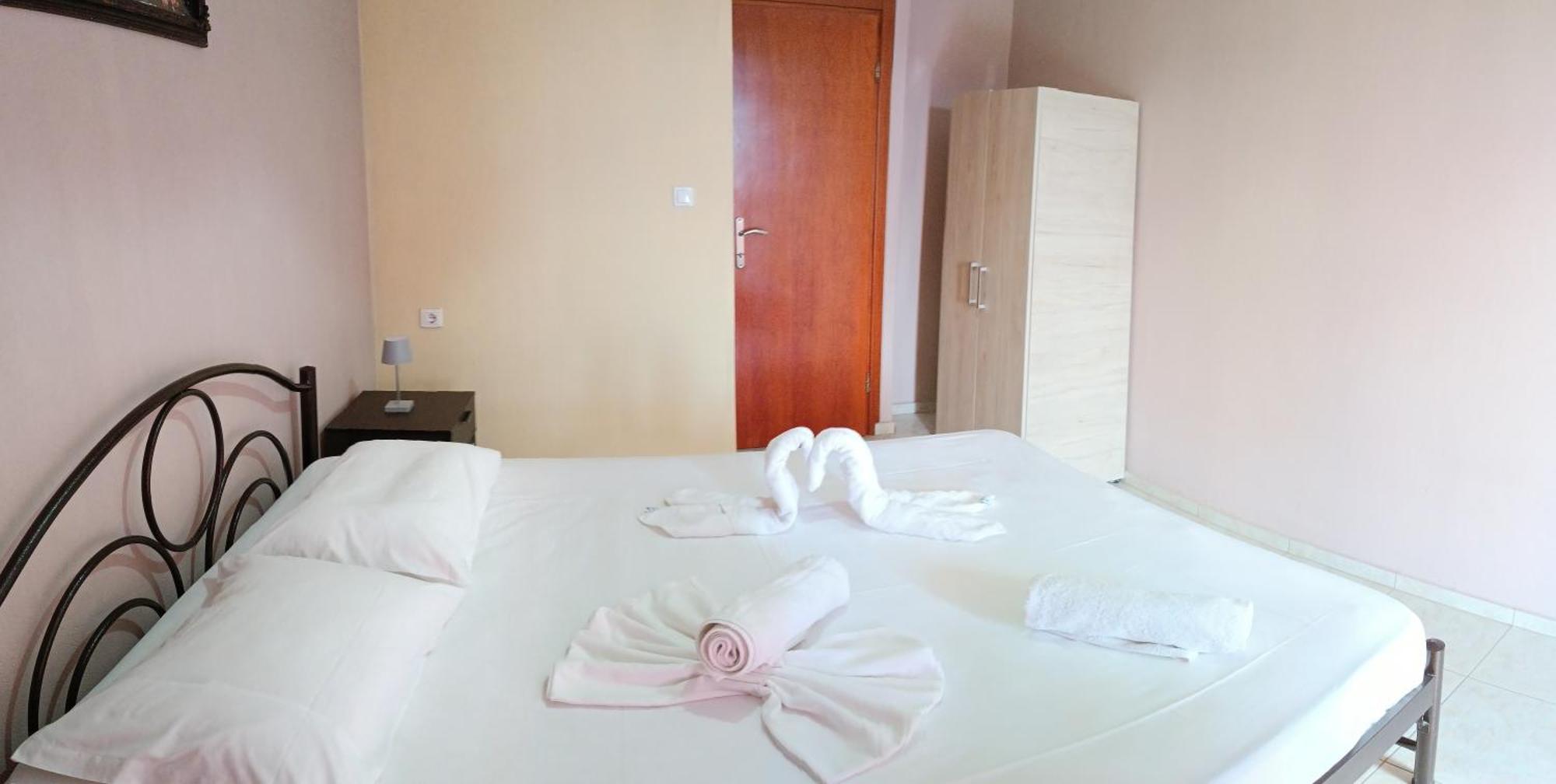 House Lena Apartment Sarti Bilik gambar