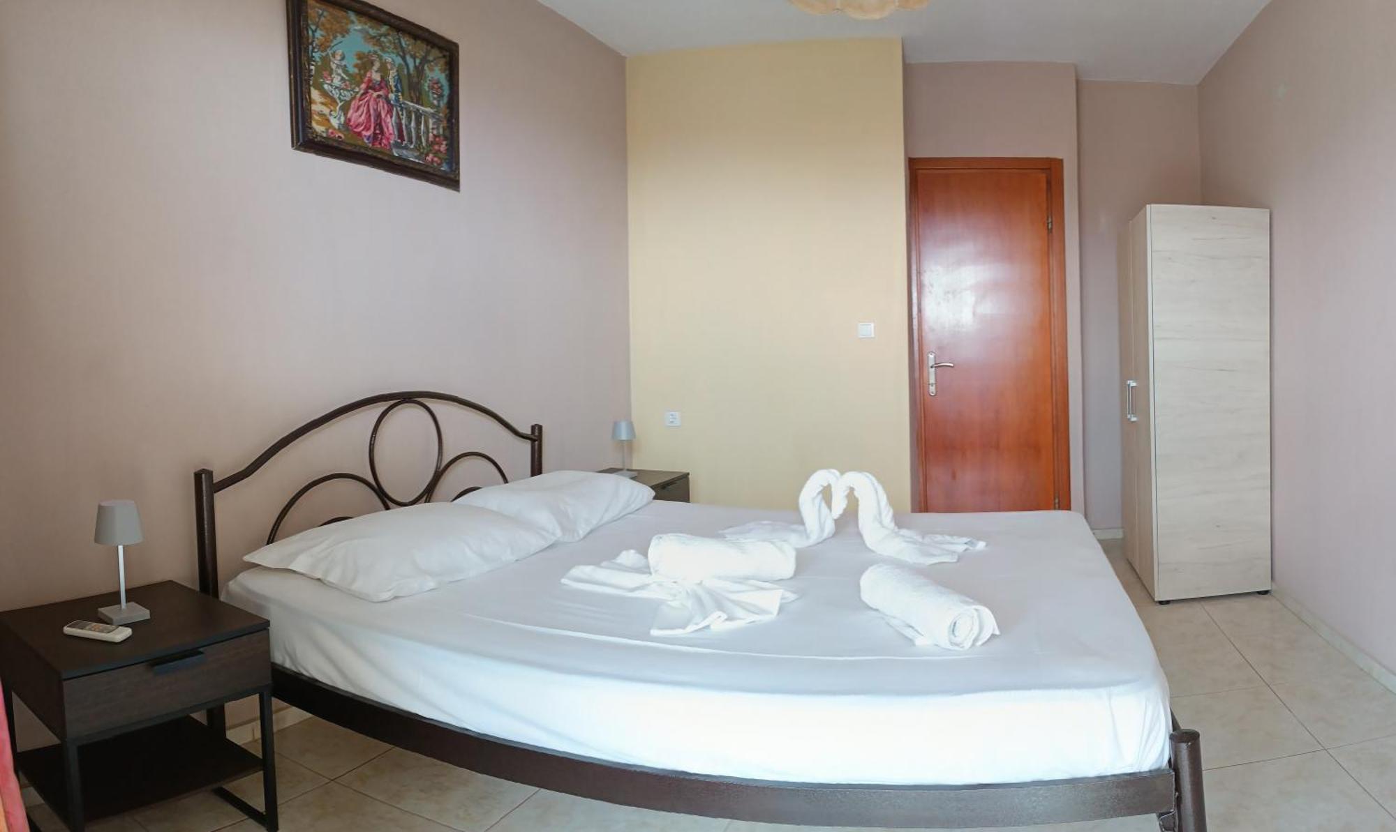 House Lena Apartment Sarti Bilik gambar