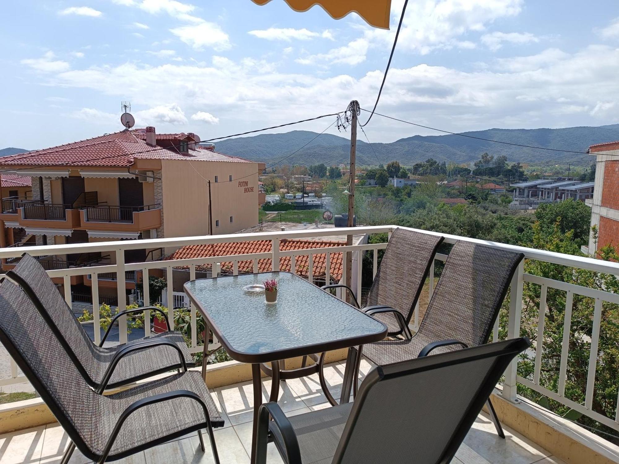 House Lena Apartment Sarti Bilik gambar
